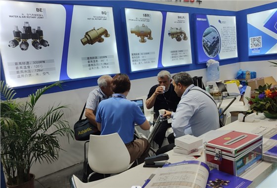 23屆國(guó)際橡塑展展會(huì)騰旋展臺(tái)現(xiàn)場(chǎng) 23屆國(guó)際橡塑展展會(huì)騰旋展臺(tái)現(xiàn)場(chǎng)