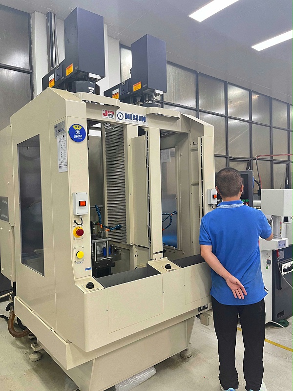 9.高速自動珩磨機-日進