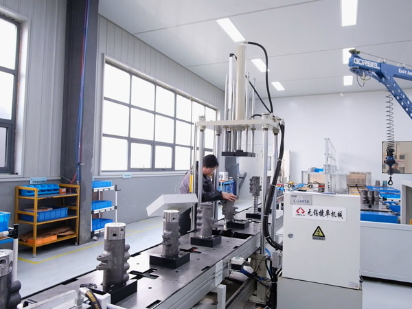 工程機(jī)械自動化裝配間